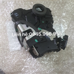 Ổ khóa ngậm cửa trước trái Lexus LX570 69040-42250