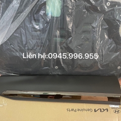 ốp cánh cửa trước phải Hyundai Santafe 87722S1300TRI