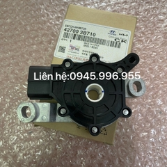 Công tắc đi số Hyundai Santafe 427003B700
