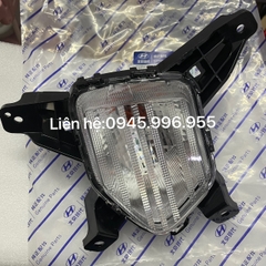 Đèn xi nhan trên ba đờ xốc vế phải Hyundai Custin 92304O3000
