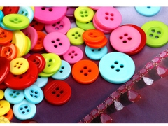 Set 150gram nút nhựa tròn mix màu và size ngẫu nhiên (khoảng 300 nút)