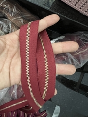 Dây kéo mét răng 3( chưa gồm đầu và chặn kéo)