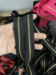 Dây kéo mét răng 3( chưa gồm đầu và chặn kéo)