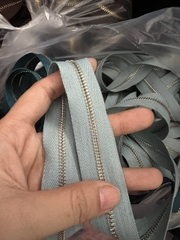 Dây kéo mét răng 3( chưa gồm đầu và chặn kéo)