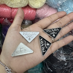 Mạc tam giác chữ P (dùng keo dán)