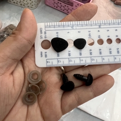 Mũi nhung tam giác làm thú bông (có chốt)