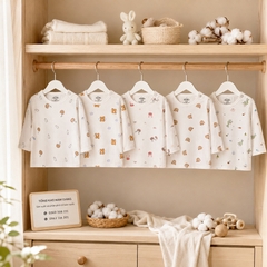 Áo dài sơ sinh thun lạnh VTKids cài vai VTAD7