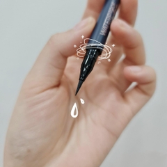 Kẻ mắt nước Vacosi Waterproof Natural Studio Eyeliner VM24 #02