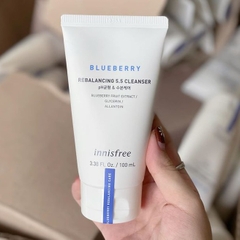 Sữa Rửa Mặt Việt Quất Innisfree Blueberry Rebalancing Cleanser 100ml