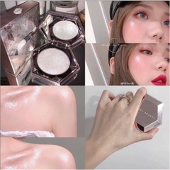Phấn Bắt Sáng Fenty Beauty By Rihanna Diamond Bomb 8G