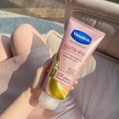 Dưỡng Thể Vaseline Gluta-hyal Serum Burst Lotion Dewy Radiance 330ml