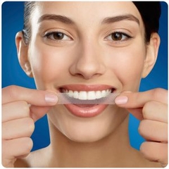 Miếng Dán Trắng Răng Crest 3D Whitestrips Professional Effects (30 minutes)