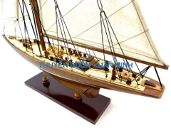 Mô Hình Du Thuyền Gỗ Phong Thuỷ Endeavour | Gỗ Tự Nhiên | Thân 50cm (Phủ PU)
