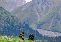TOUR DU LỊCH BẮC TÂN CƯƠNG 10 NGÀY 9 ĐÊM TỪ HÀ NỘI: URUMQI – KANAS – HEMU – YINING – THẢO NGUYÊN NALATI