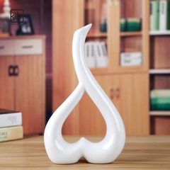 DÉCOR TƯỢNG TRÁI TIM ĐEN TRẮNG