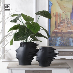 BÌNH MẶT NGƯỜI ĐEN TRẮNG 02