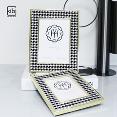 KHUNG ẢNH HOA VĂN HOUNDSTOOH CAO CẤP