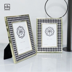 KHUNG ẢNH HOA VĂN HOUNDSTOOH CAO CẤP