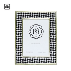 KHUNG ẢNH HOA VĂN HOUNDSTOOH CAO CẤP