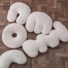 GỐI SOFA WHITE LETTER