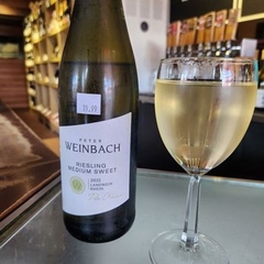 Rượu Vang Peter Weinbach Riesling Medium Dry