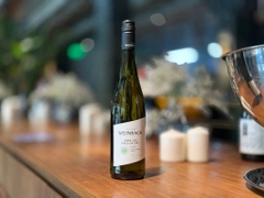 Rượu Vang Peter Weinbach Riesling Medium Dry