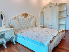 Giường Tân Cổ Điển Đầu Gỗ Nhũ Vàng 4553