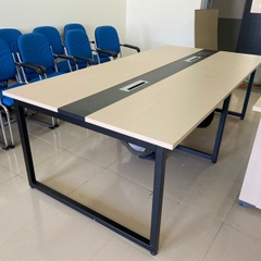 Bàn họp chân sắt mặt gỗ công nghiệp vân sồi trắng 120x240