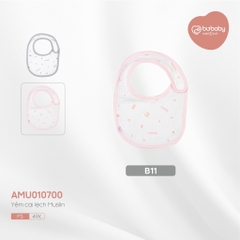BU - Yếm cài lệch Muslin - Free size - Trắng in Bubaby hồng cam - AMU010700.FREB11