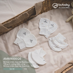 BU - Set 04 - Bộ bao chân, bao tay Bambus Glory - Trắng in vương miện vàng | Bộ bao chân, bao tay  Bambus - Trắng - MIX|Mix màu - Mix chất liệu - Free size - AMM4000Q5 - SS24.T3A