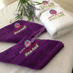 Khăn Thẩm Mỹ Viện màu trắng cotton thêu logo