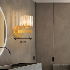 Đèn Tường Pha Lê Chao Trụ Thân Vàng DT1135