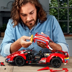 Bộ lắp ghép LEGO Technic Ferrari 488 GTE “AF Corse #51”