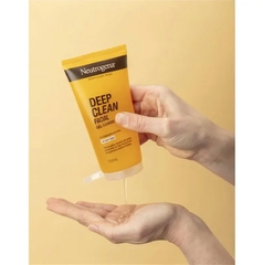 Sữa rửa mặt làm sạch sâu và tẩy tế bào chết Neutrogena Deep Clean Facial Cleanser 150g