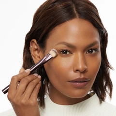 Cọ che khuyết điểm Hourglass Vanish Seamless Finish Concealer Brush