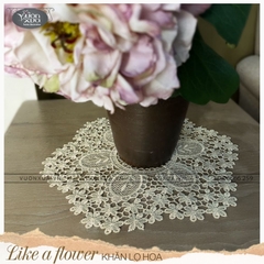 Khăn lót lọ hoa ren chỉ lục giác màu be VƯỜN XƯA đường kính 30cm, KRLH-A