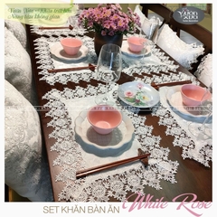 Tấm lót đĩa viền ren trắng vân gấm, set bàn ăn sang trọng nhà VƯỜN XƯA