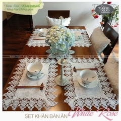 Tấm lót đĩa viền ren trắng vân gấm, set bàn ăn sang trọng nhà VƯỜN XƯA