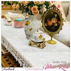 Khăn trải bàn màu trắng (Khăn phủ đàn piano), thêu Hoa Hồng VƯỜN XƯA, KBWR-E