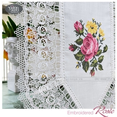 Khăn trải bàn VƯỜN XƯA thêu Hoa Hồng Rosie điểm xuyết Hoa Cỏ Vàng KBR