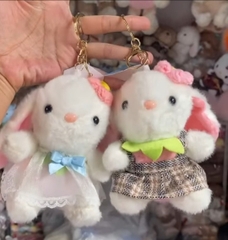 Móc khóa thỏ mặc trang phục