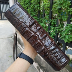 Clutch da cá sấu KHÓA SỐ lịch lãm!