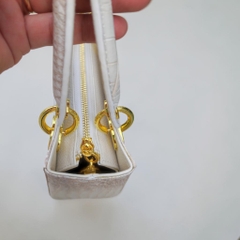 Túi nữ da cá sấu Bạch tạng phiên bản Thương hiệu. Size vừa 25cm.