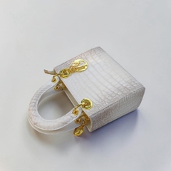 Túi nữ da cá sấu Bạch tạng phiên bản Thương hiệu. Size vừa 25cm.