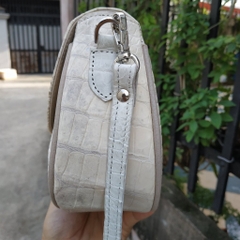 Túi nữ đeo chéo da bụng cá sấu bạch tạng hiếm có!