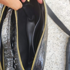 Clutch xách tay nhỏ gọn có dây đeo. Khóa VÂN TAY và miễn phí KHẮC TÊN chính chủ!