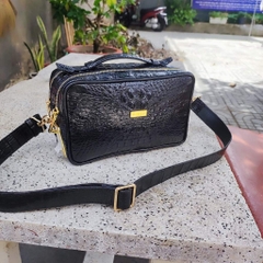 Clutch xách tay nhỏ gọn có dây đeo. Khóa VÂN TAY và miễn phí KHẮC TÊN chính chủ!