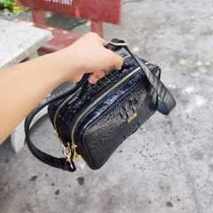 Clutch xách tay nhỏ gọn có dây đeo. Khóa VÂN TAY và miễn phí KHẮC TÊN chính chủ!