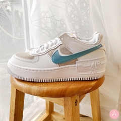 [DA4286-100] W NIKE AIR FORCE 1 SHADOW LIGHT BUST GREY