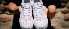 [AA4083-102] M NIKE AIR FORCE 1 CREST LOGO ALL WHITE